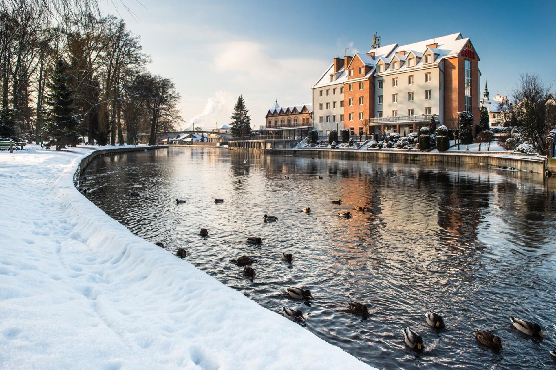 Hotel Nad Pisa Pisz Bagian luar foto
