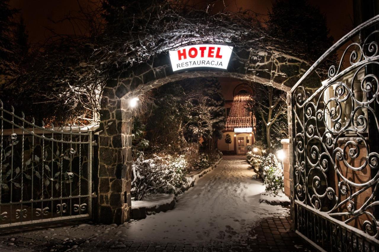 Hotel Nad Pisa Pisz Bagian luar foto